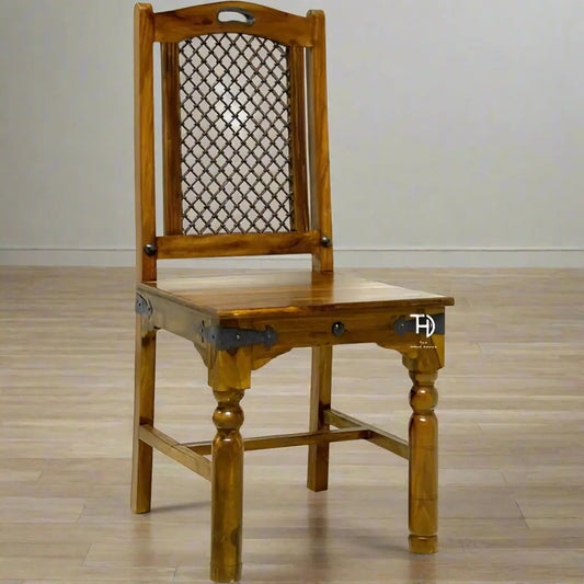 Traditional look dining chair, old school dining chair online. Traditional dining chair manufacturer.