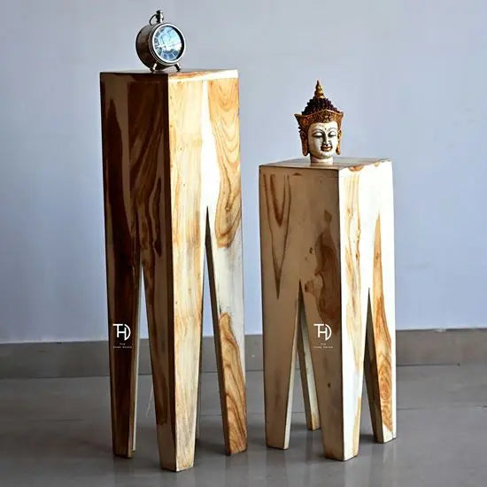 V Cut Designer Giraffe Mom and Son Set 2 Pcs Made in Solid Sheesham Wood With Beautifully Finish in Distress White Colour.