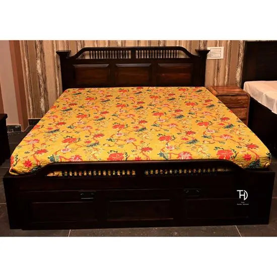 Traditional design bed with drawer and storage
