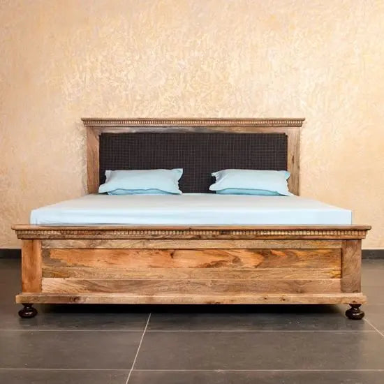 woden hydrolic storage bed