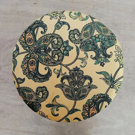 Round sitting stool.