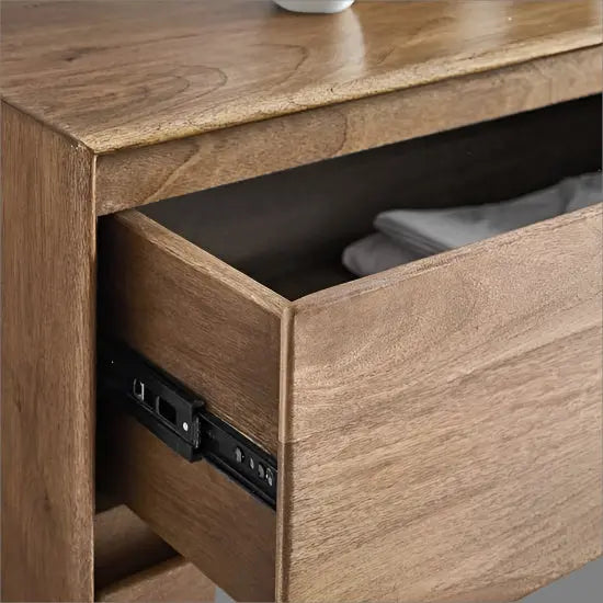 Six Drawer Modern Dresser made in Wooden. 