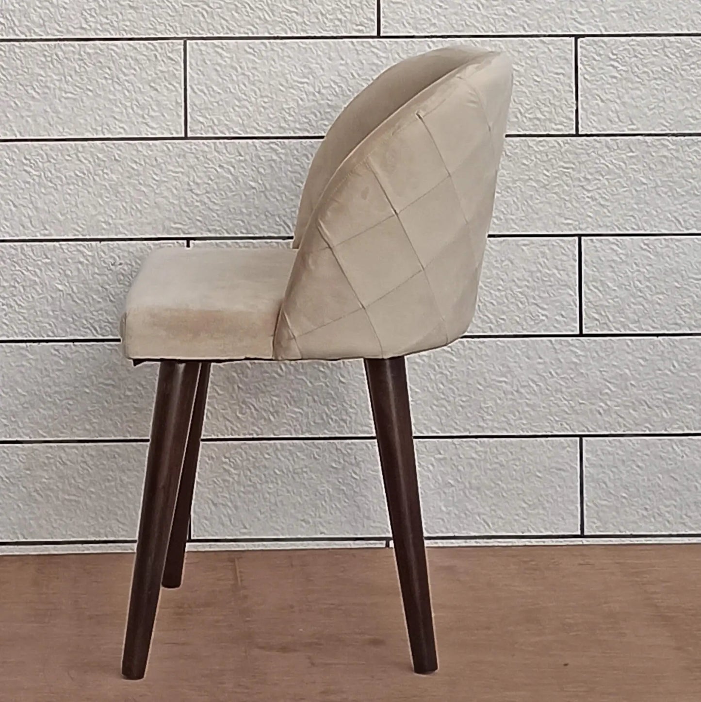 Dining room chair in modern design and strong structure for dining room.
