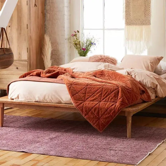 Solid Wood Simple design Tesoro Platform Bed. 